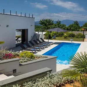luxury-villa-silente.primorje-gorskikotar.com/